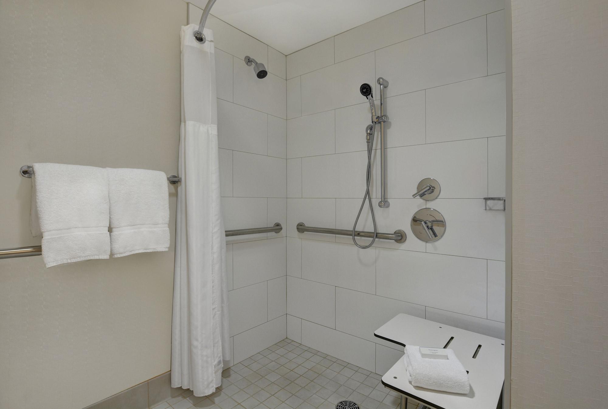 Embassy - Downtown River North 3*