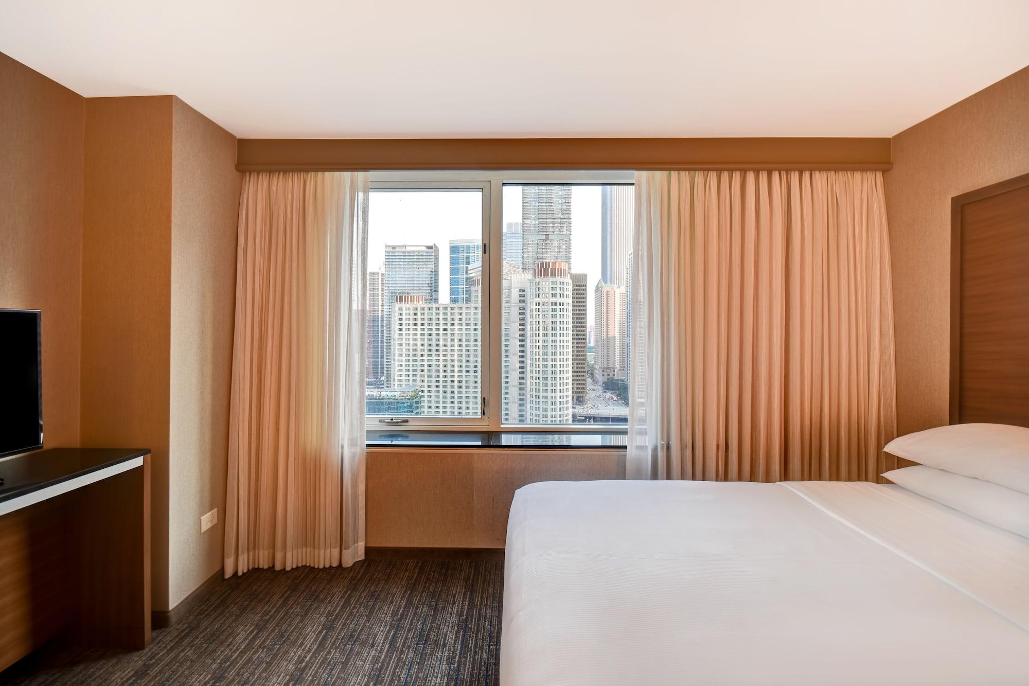 Hotel Embassy By Hilton Downtown Magnificent Mile