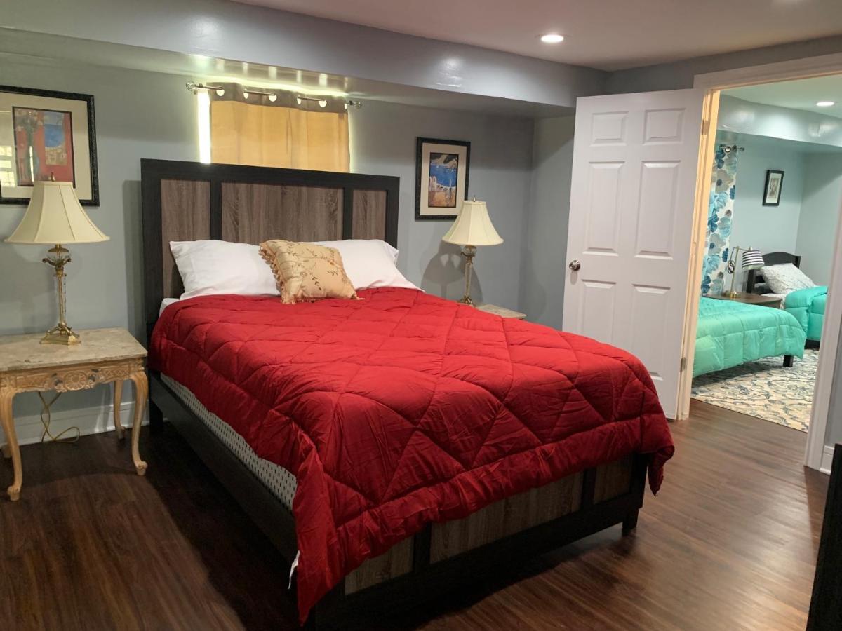 Spacious 5-br House Near Transit W Parking