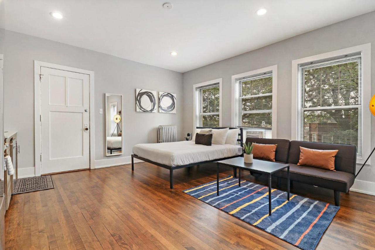 Apartment Modern Minimalist In Portage Park - Pensacola 3w Chicago