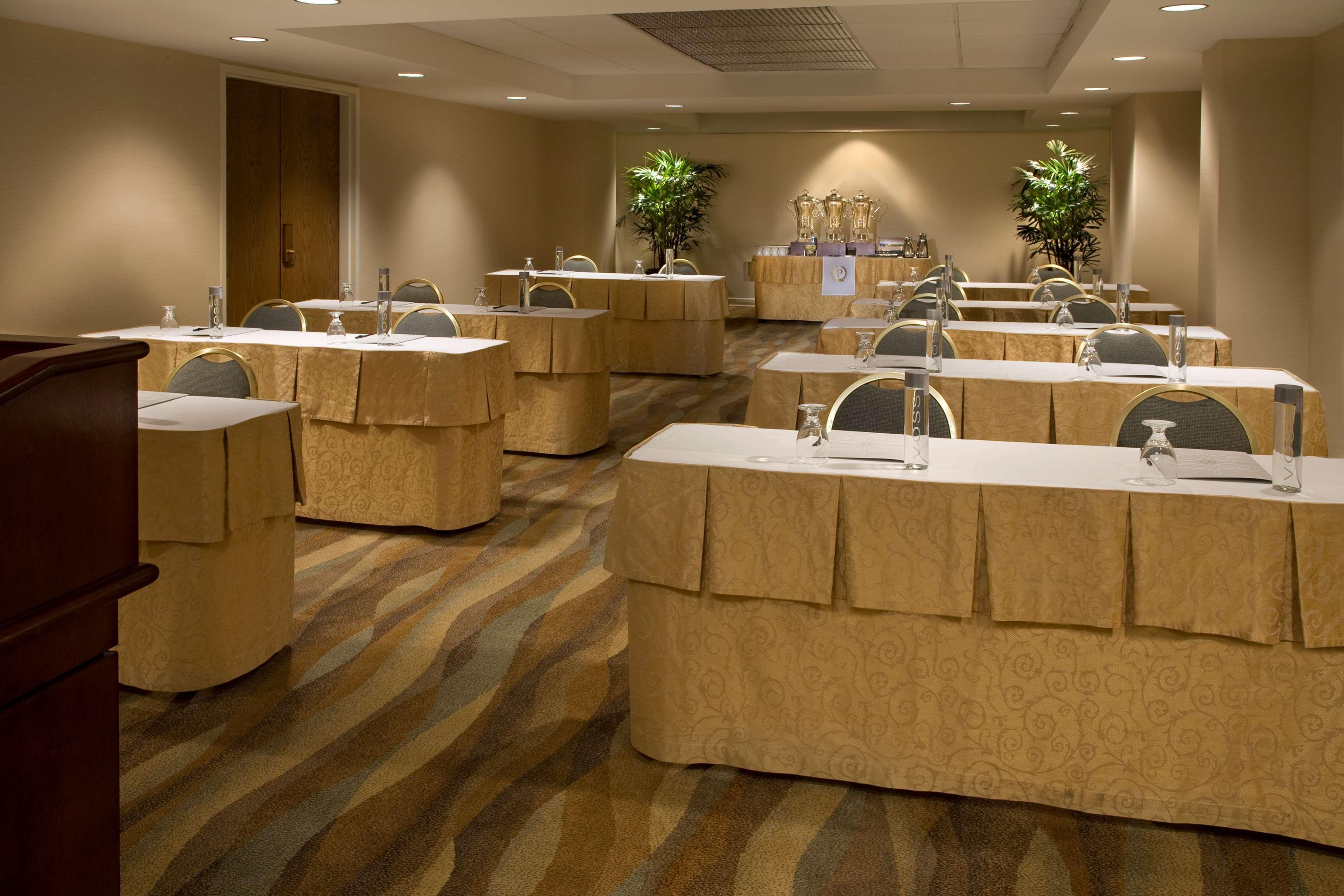 The Palmer House Hilton 4*