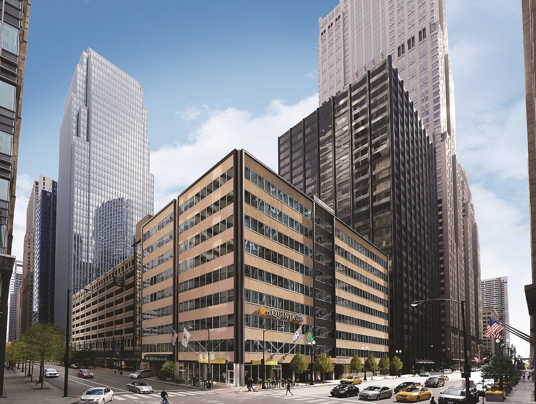 La Quinta Inn & Suites by Wyndham Chicago Downtown Hotel Chicago