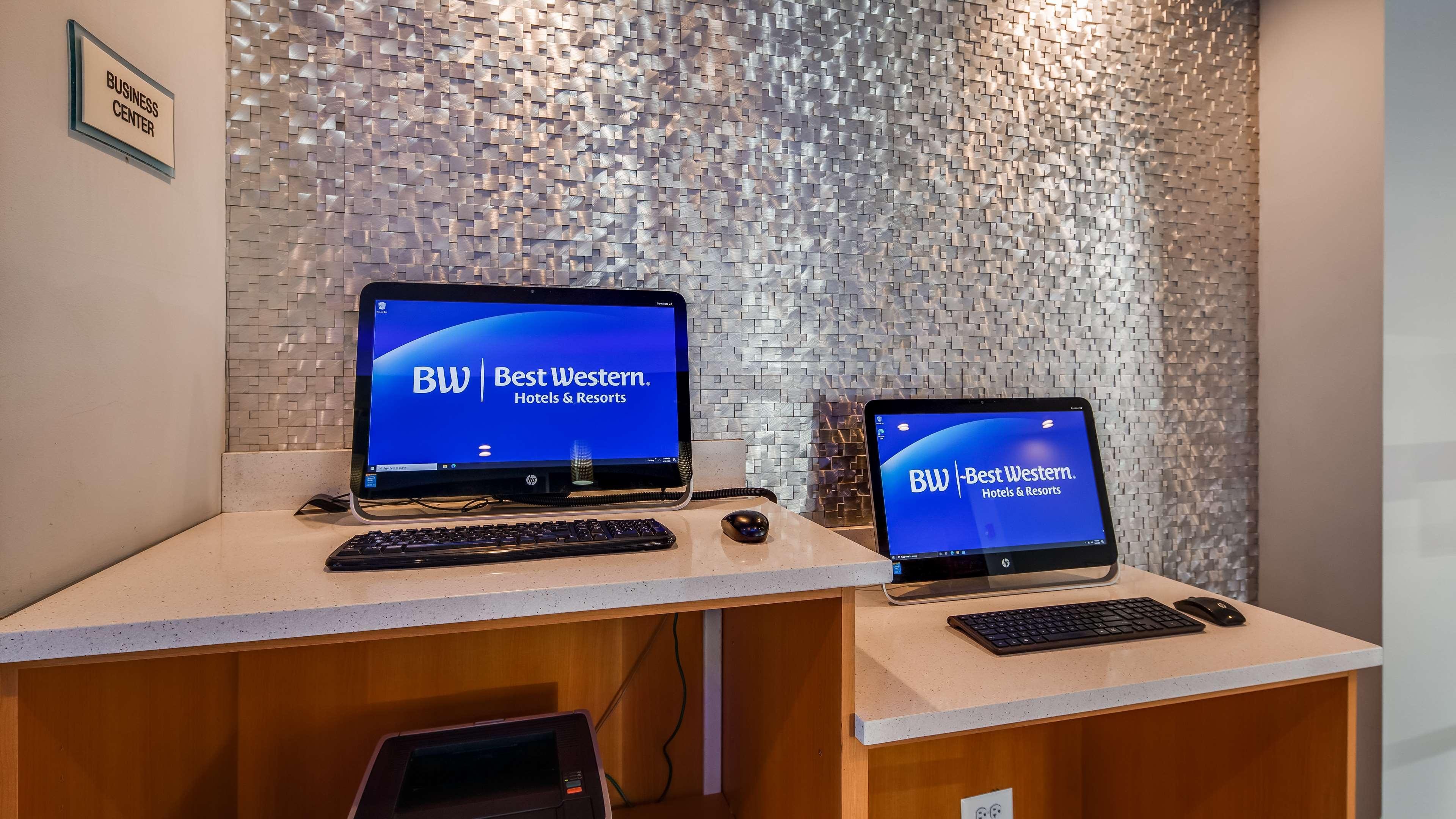 Western Hyde Park 2* Chicago