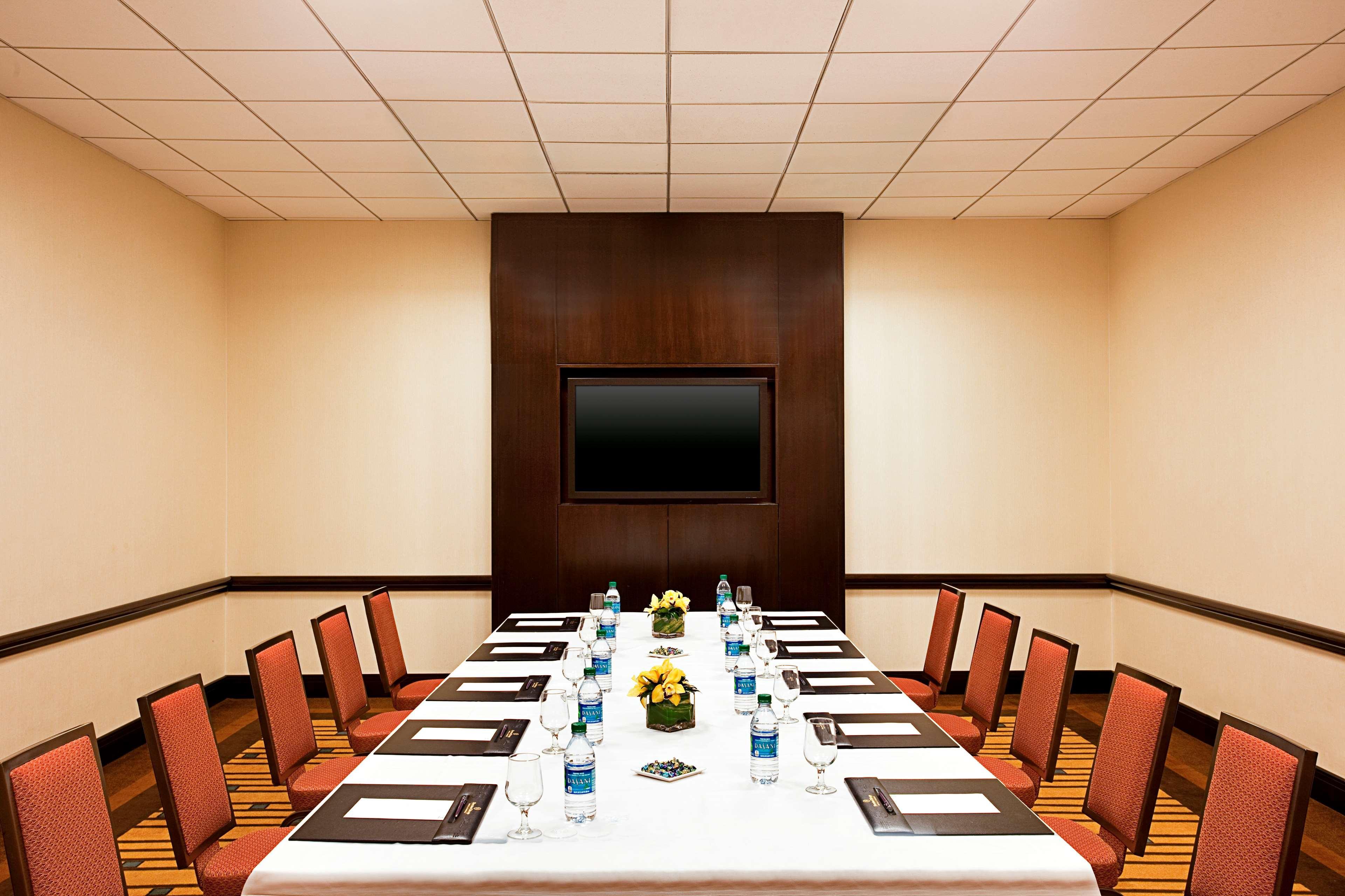 Sheraton Grand Riverwalk Hotel