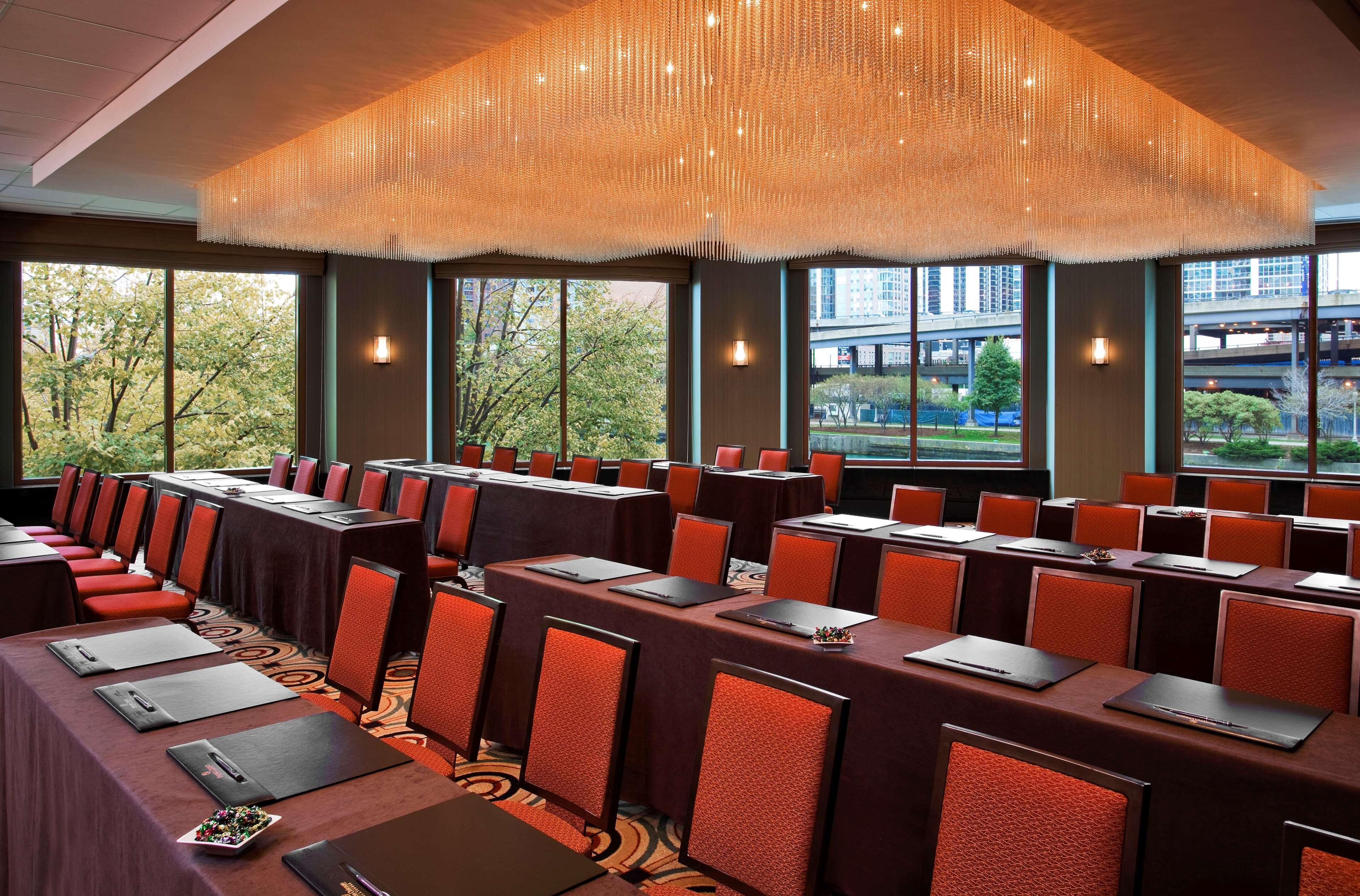 Sheraton Grand Riverwalk 4*