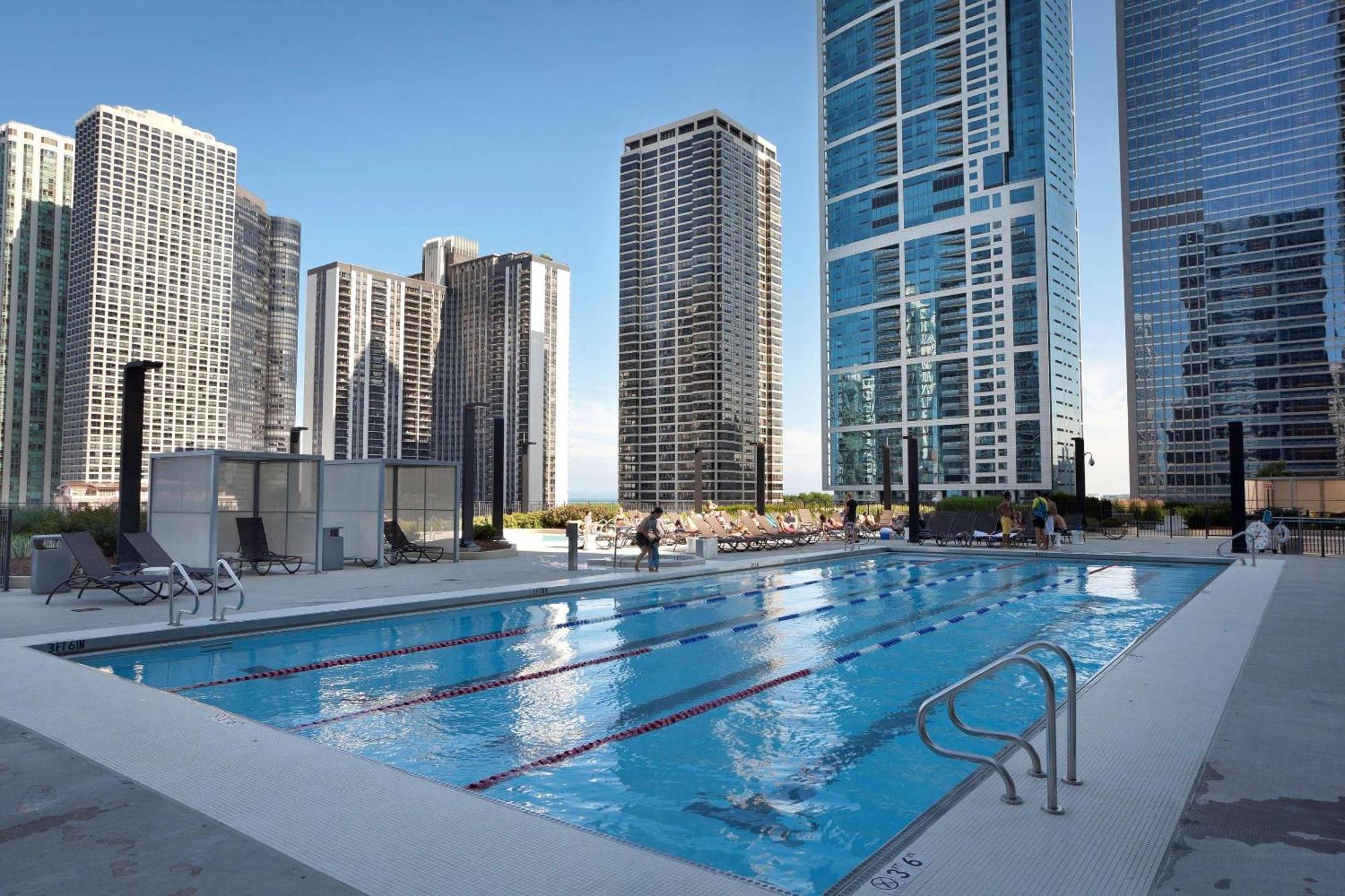Radisson Blu Aqua Hotel, 4*