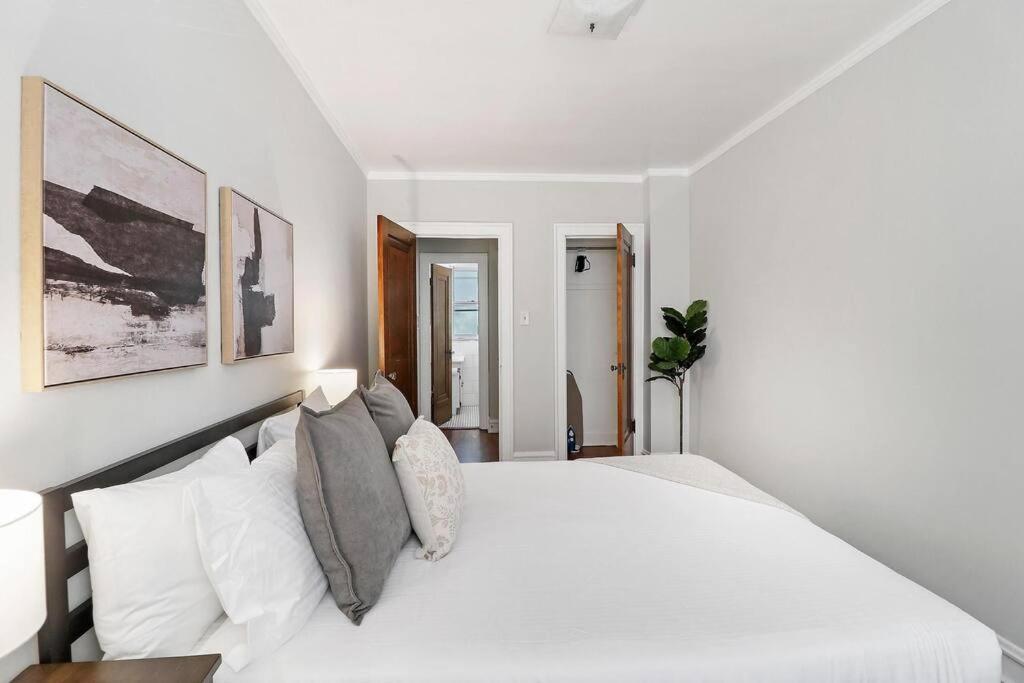 1br Contemporary With Laundry Facility - Lockwood 1 & 2 Apartment
