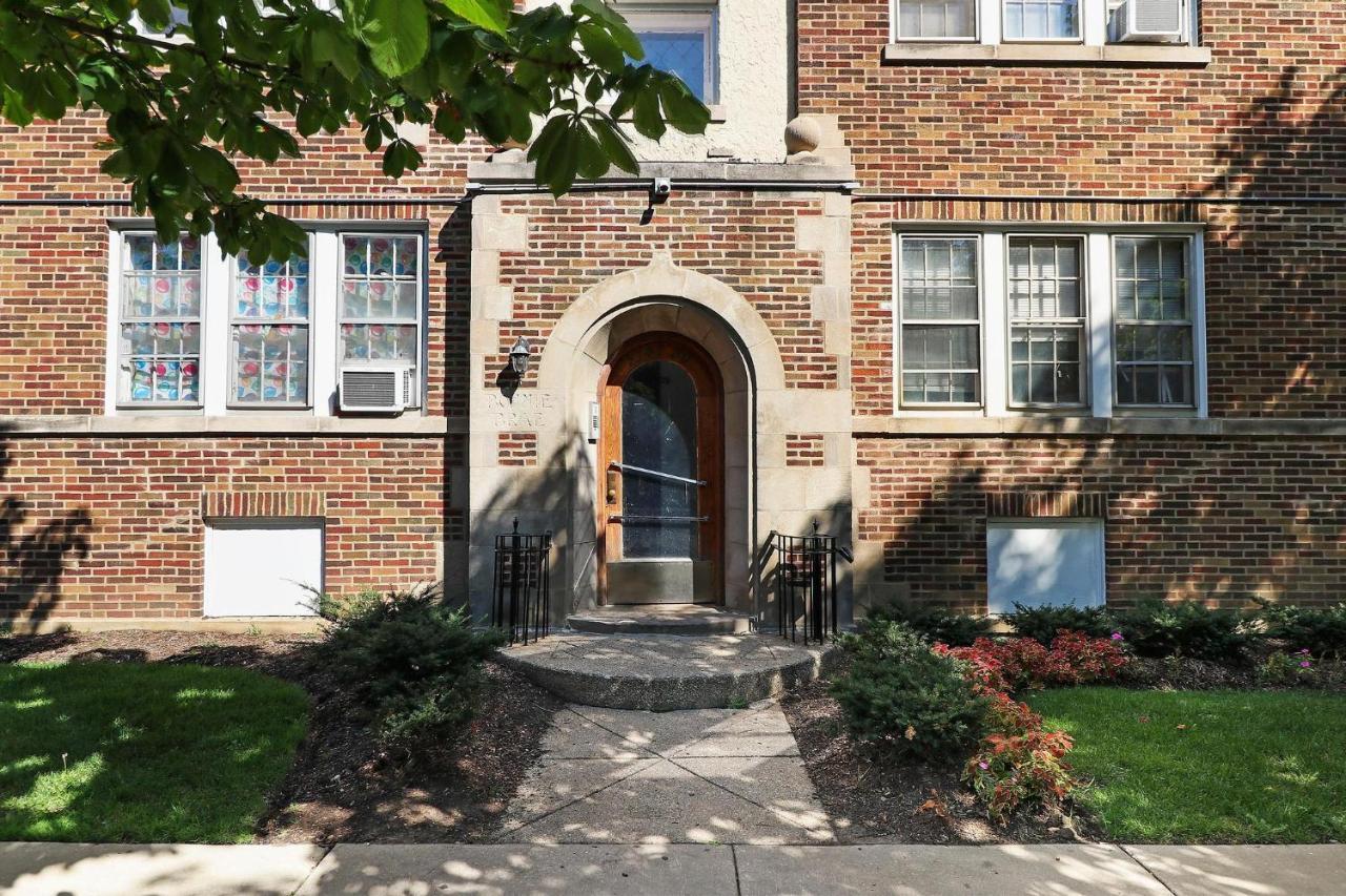 1br Contemporary With Laundry Facility - Lockwood 1 & 2 Apartment Chicago
