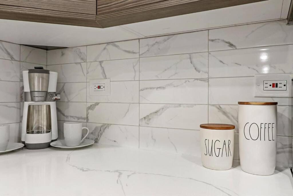 2br Close To Local Cafes & Stores - Magnolia G * Chicago