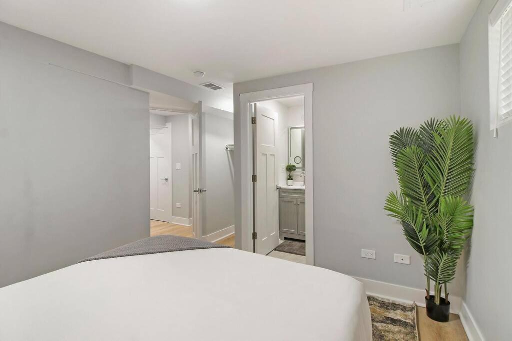 2br Close To Local Cafes & Stores - Magnolia G *