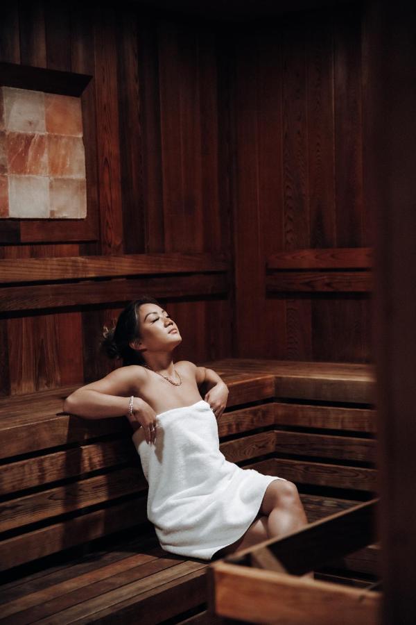 Hotel Level - Old Town Chicago