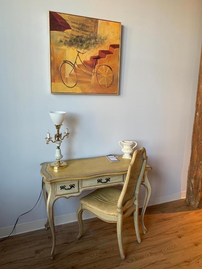 Luxery - Themed Units! Close To Downtown, Mccormick Place & Wintrust Arena *