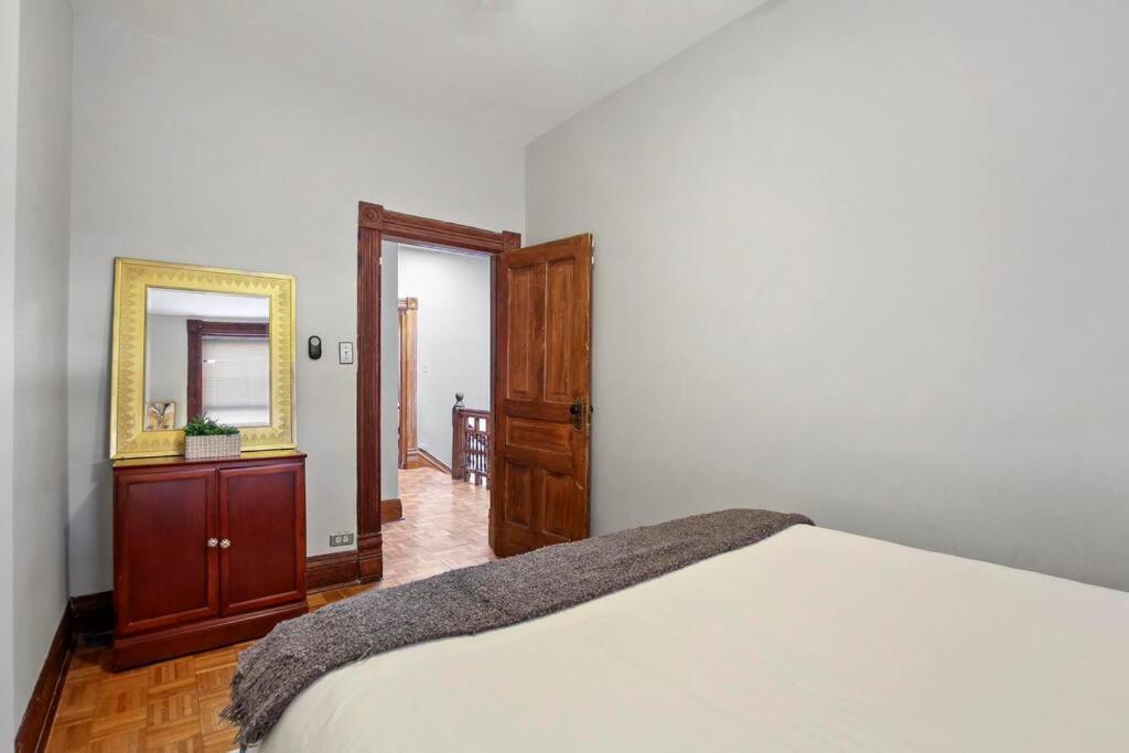 Well-equipped 4br With In-unit Washer & Dryer - Broadway 2 * Chicago