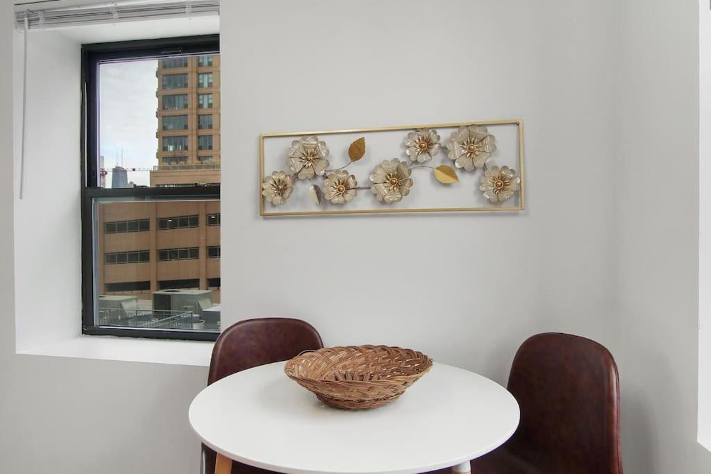 Apartment 1br Modern Luxe With In-unit Laundry - 204 Rep Chicago
