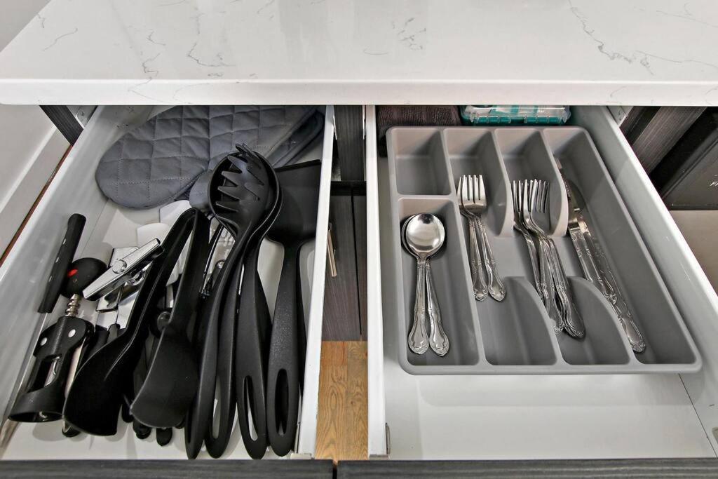 1br Modern Luxe With In-unit Laundry - 204 Rep Chicago