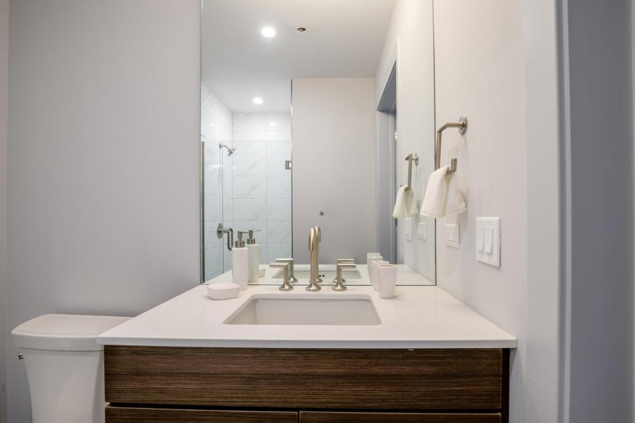 Apartment Loop 1br W Deck Gym Wd Nr W Loop The L Chi-220 *