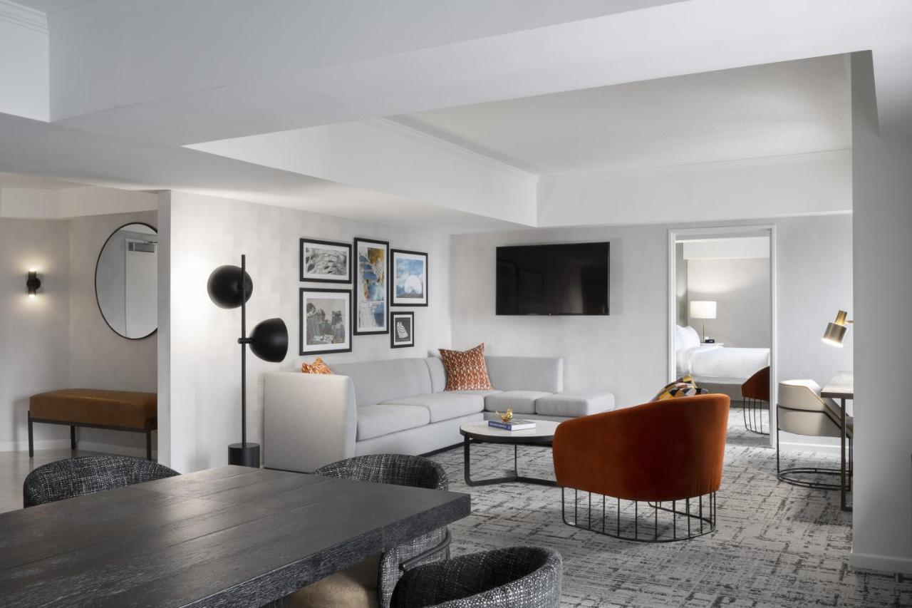 Voco Downtown - Riverwalk By Ihg Hotel