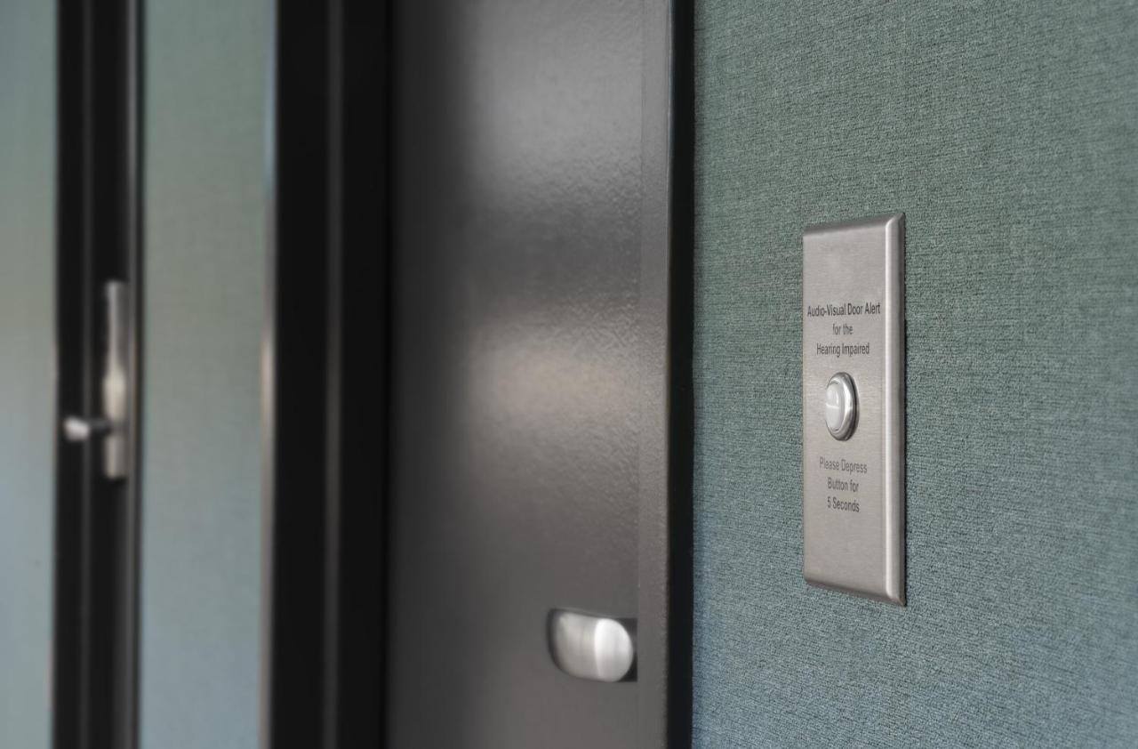 - Dwtn - The Mart By Ihg Hotel