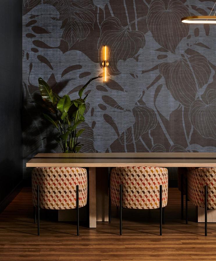 - Dwtn - The Mart By Ihg Hotel Chicago