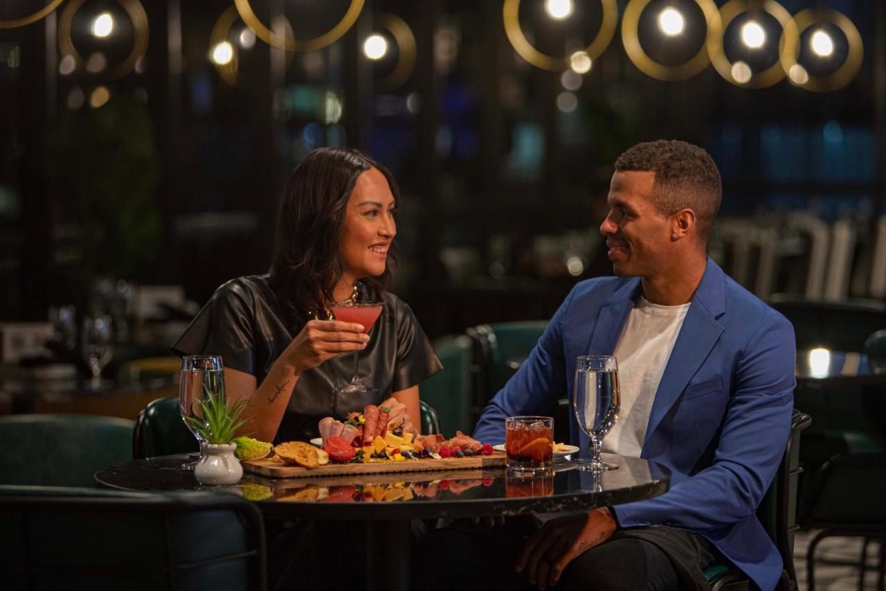 Voco Downtown - Riverwalk By Ihg 3*