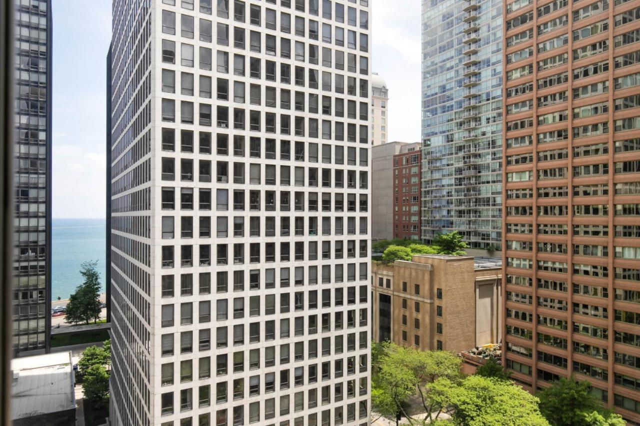 Apartment Gold Coast 2br W Gym Roof Nr Water Tower Chi-389