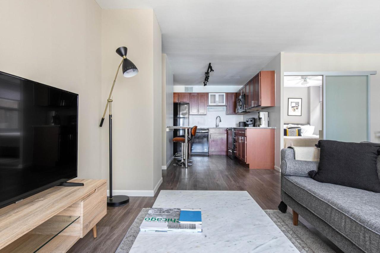 Gold Coast 2br W Gym Roof Nr Water Tower Chi-389 Apartment Chicago