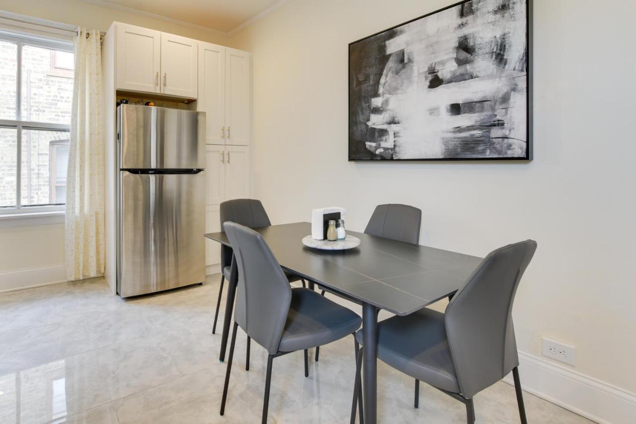 Chic About 1 Mi To Wrigley Field! Apartment *