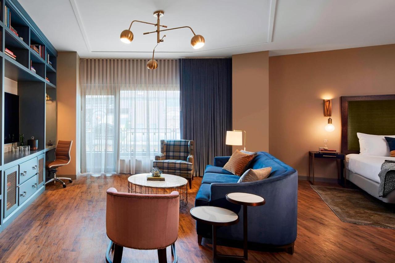 Zachary, Chicago, A Tribute Portfolio 4*