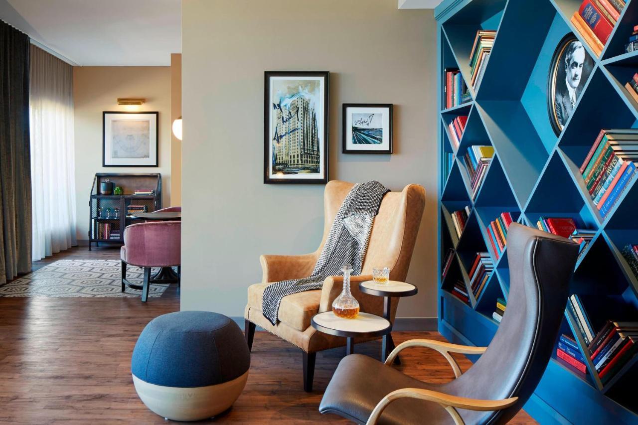 Zachary, Chicago, A Tribute Portfolio Chicago