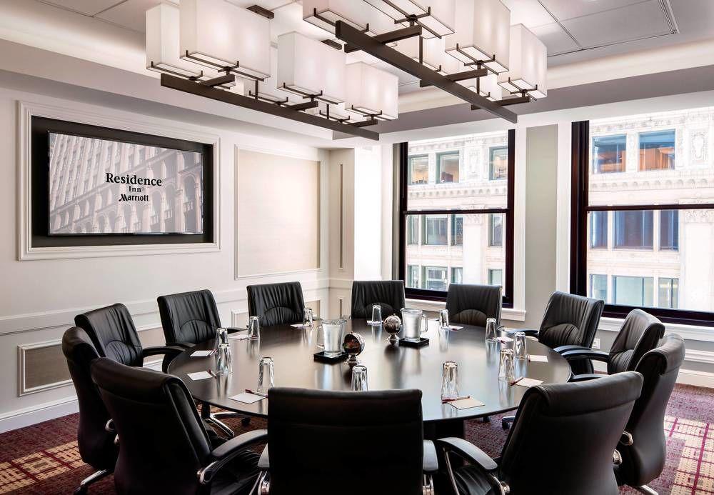 Hotel By Marriott Downtown/loop 3*