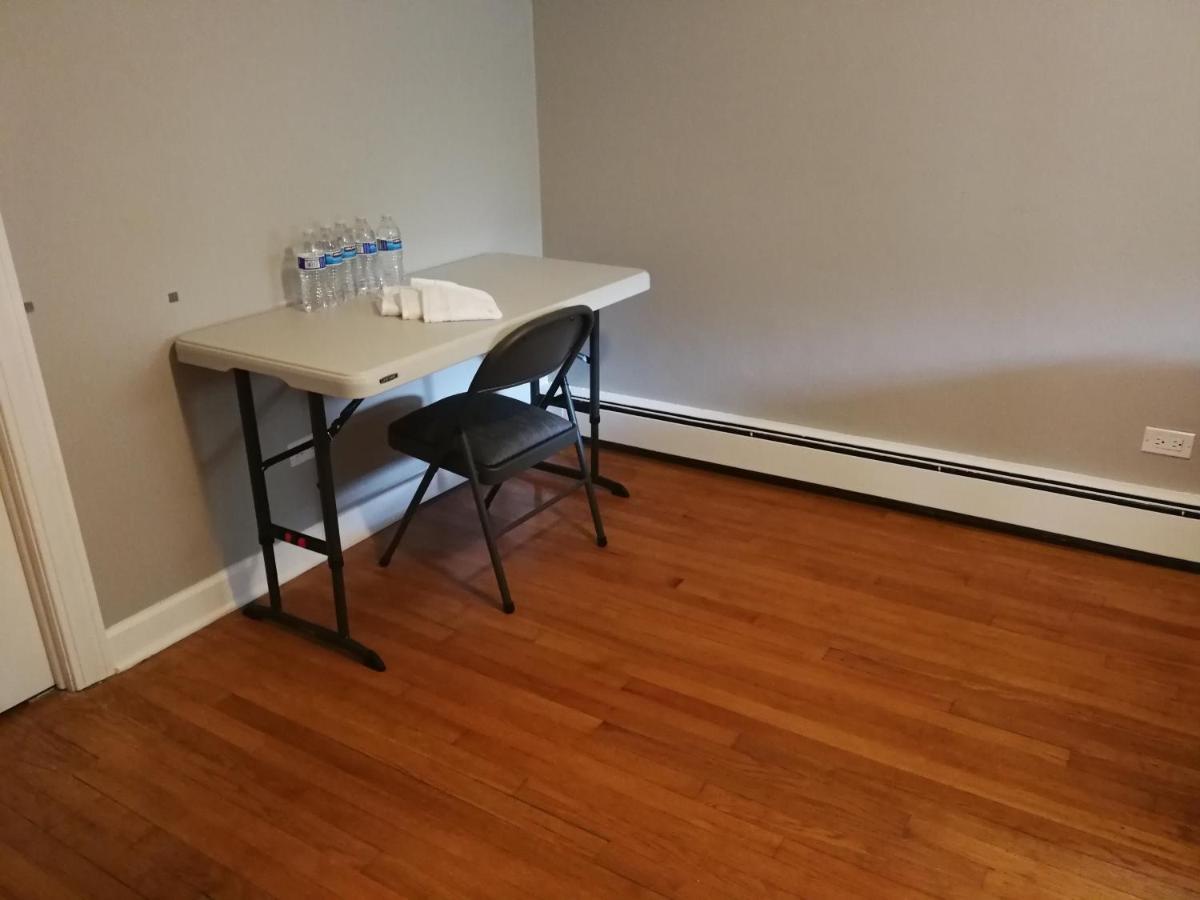 8100 Happy Homestay Chicago
