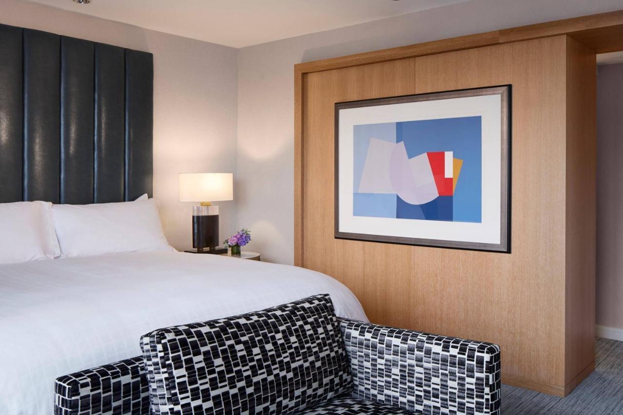 The Ritz-carlton, Hotel