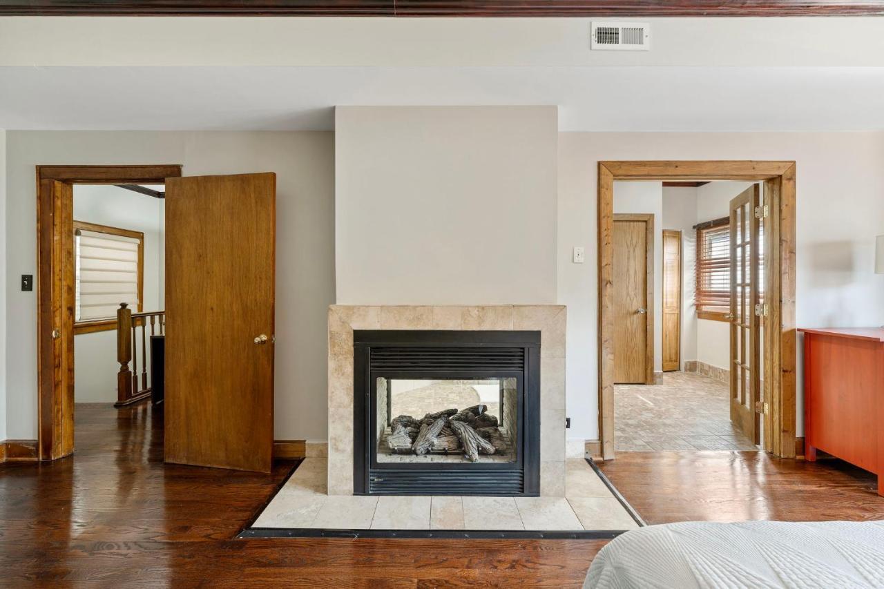 Lavish Near & Downtown #2 *