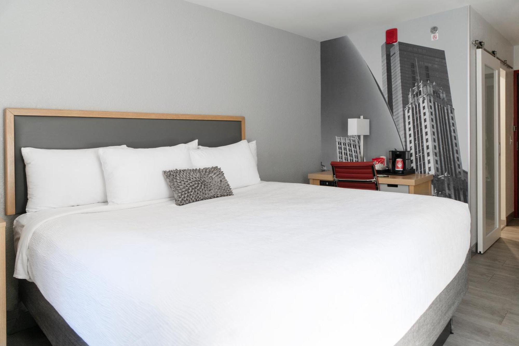 Hotel Saint Clair - Magnificent Mile Chicago