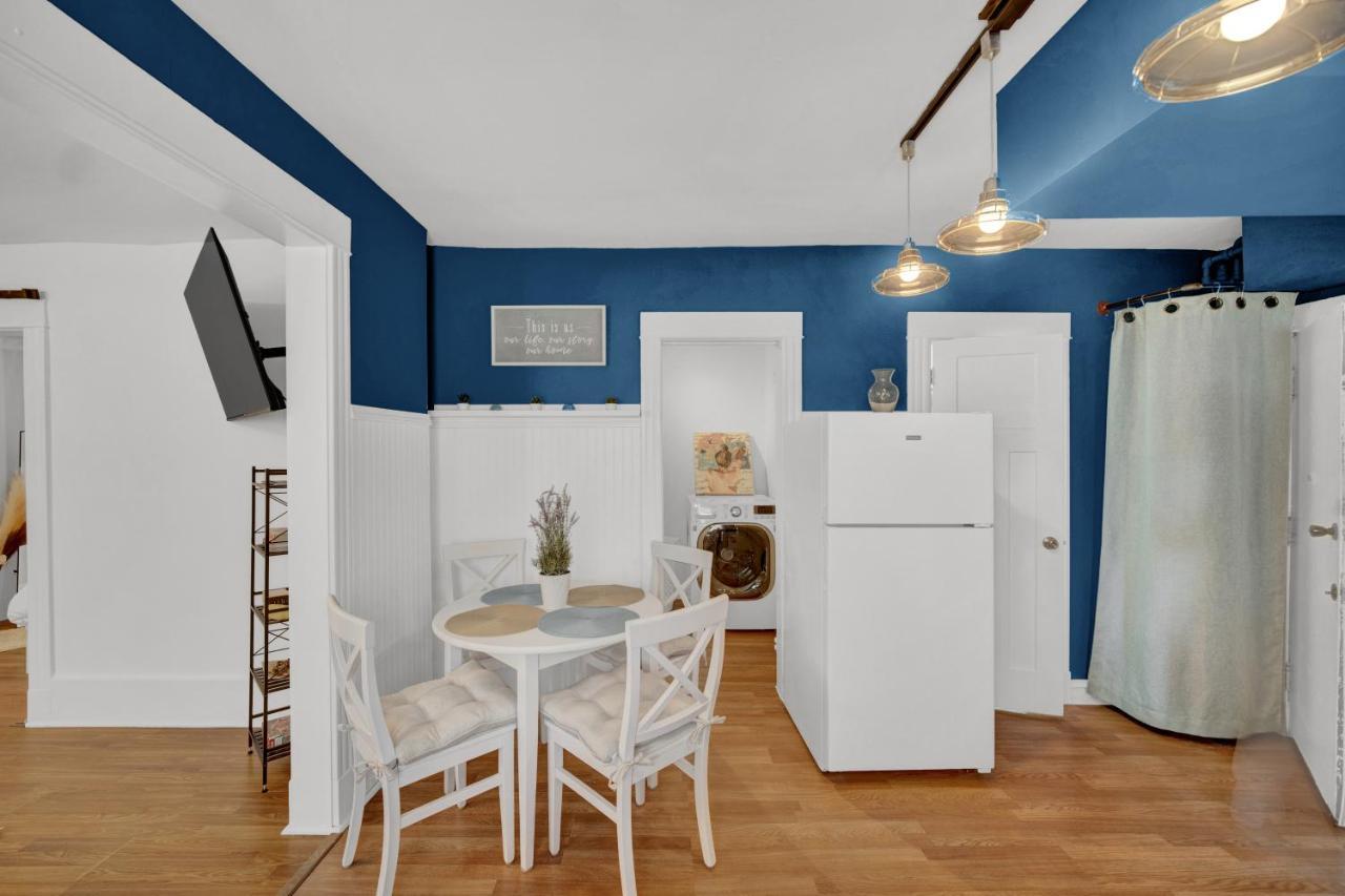 Logan Square Coach House 4*