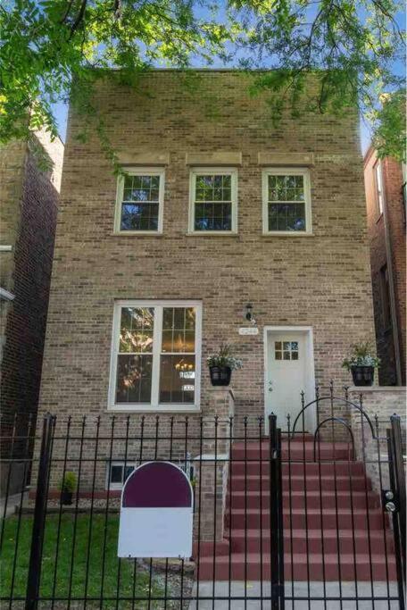 Hébergement de vacances Beautifully Renovated House 10 Mins From Downtown
