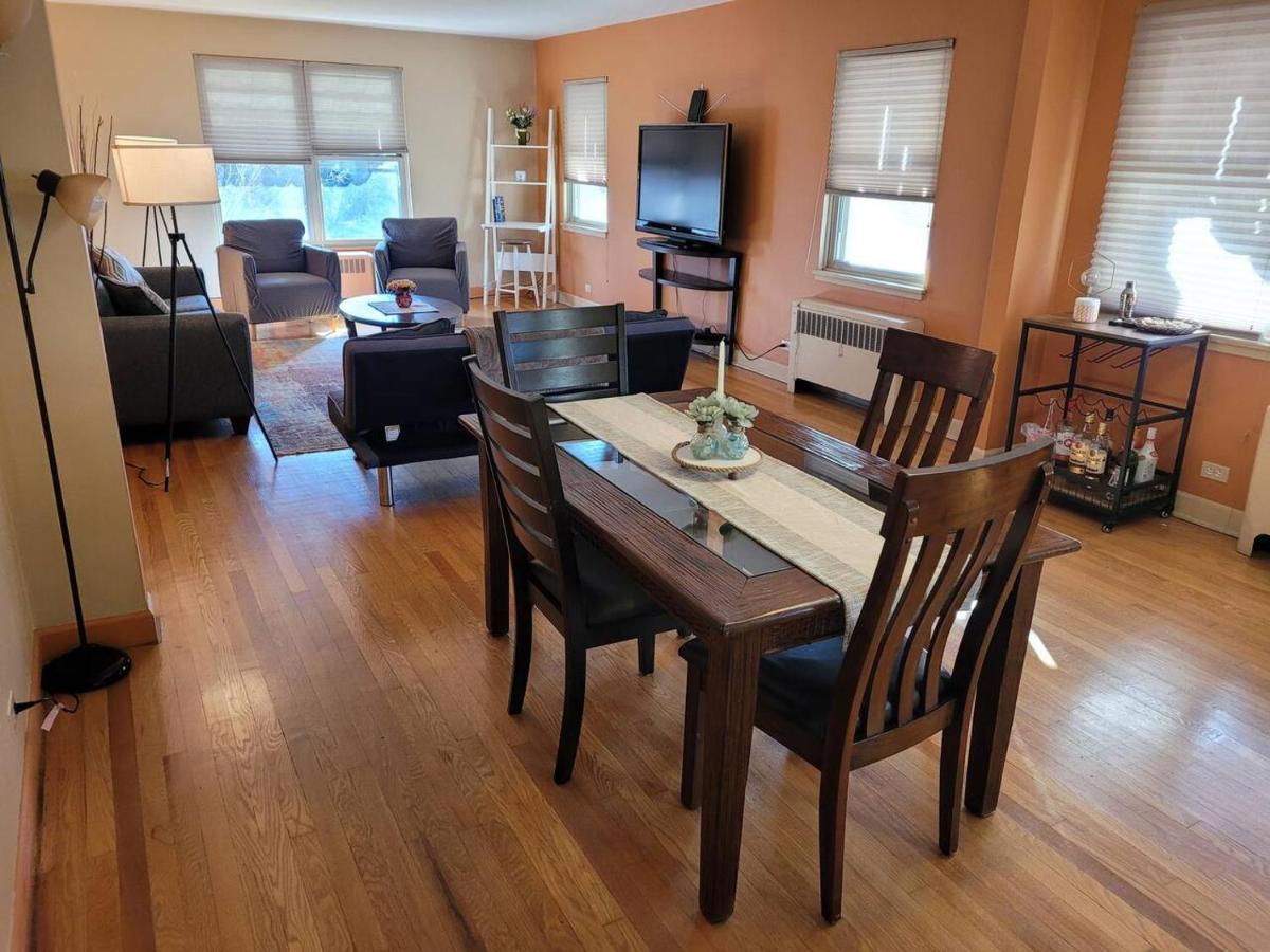 Great Getaway 2 Bedrooms Sleeps 1 To 4 * Chicago