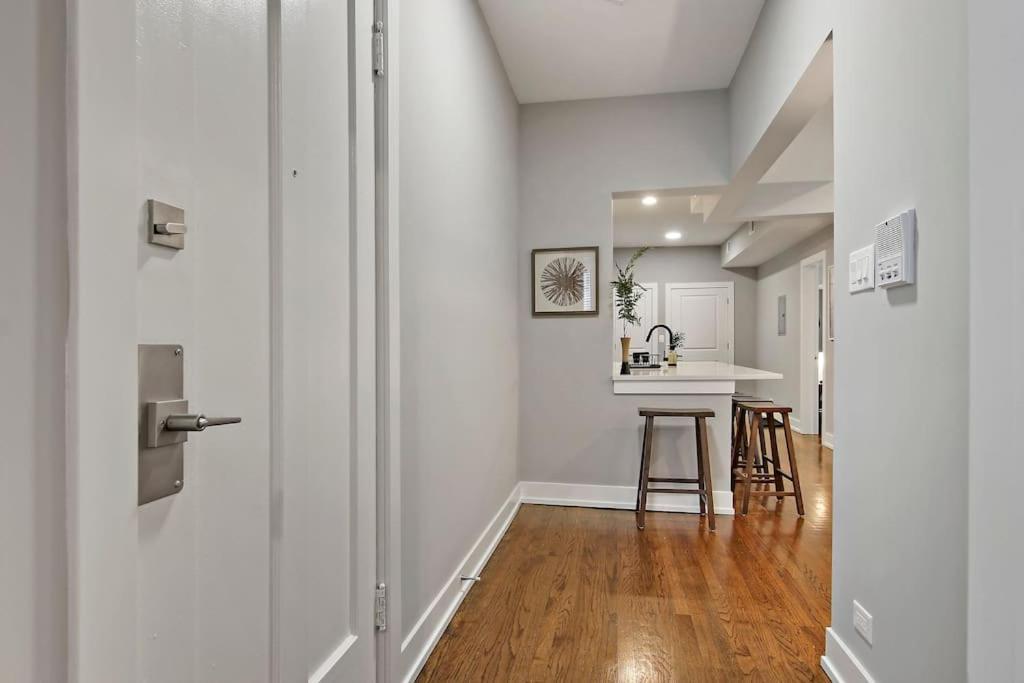 3br Spacious With In-unit Laundry - Kedzie 3f Apartment