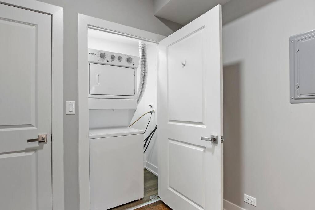 3br Spacious With In-unit Laundry - Kedzie 3f *