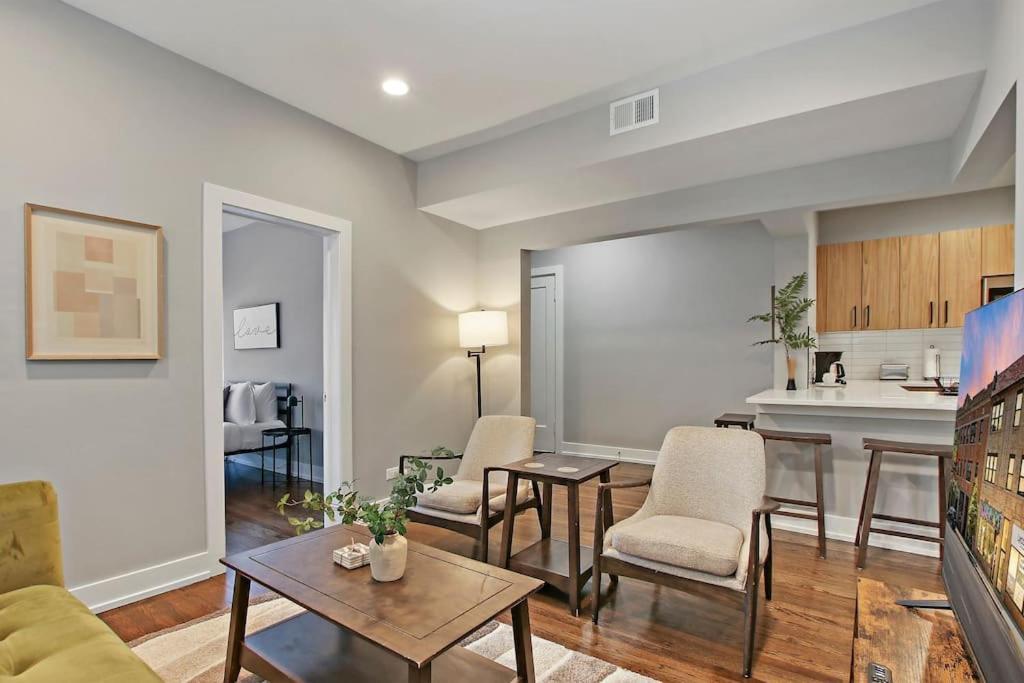 Apartment 3br Spacious With In-unit Laundry - Kedzie 3f