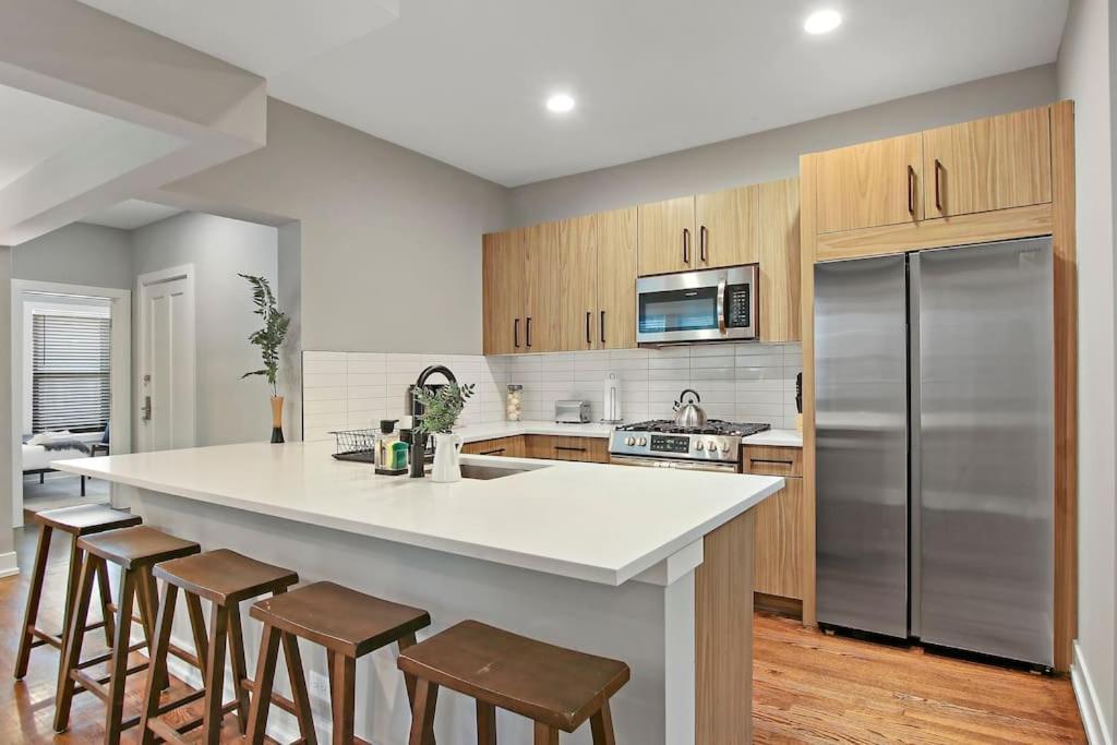 Apartment 3br Spacious With In-unit Laundry - Kedzie 3f