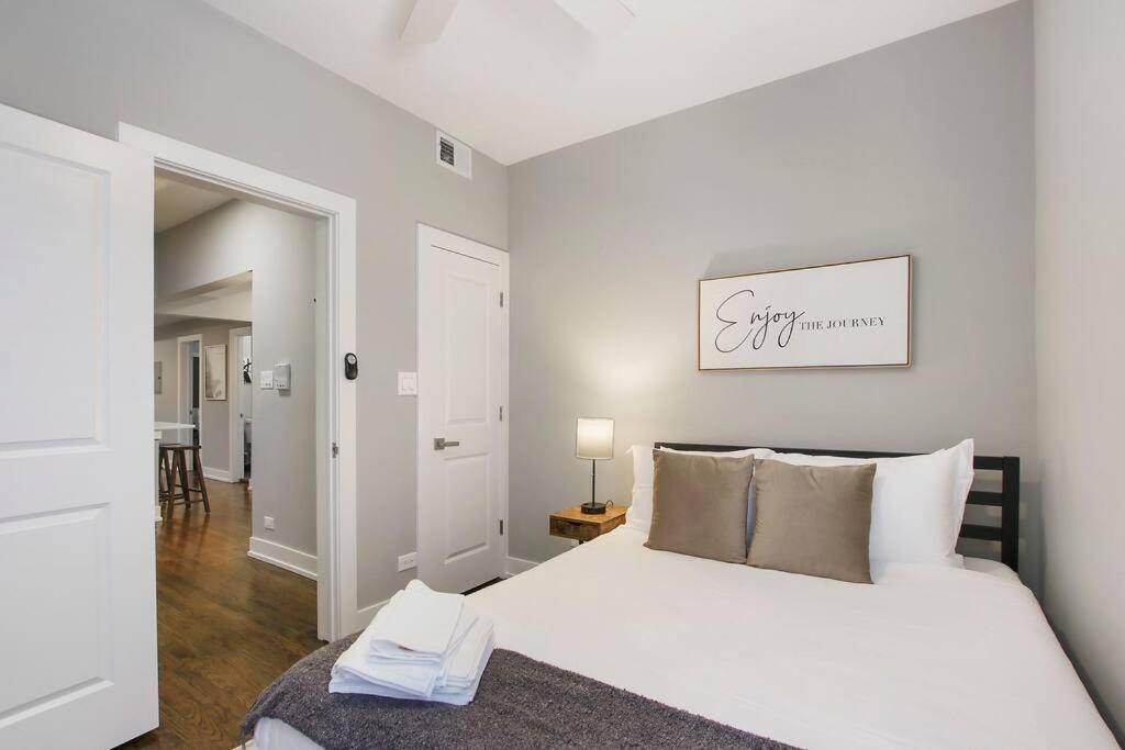 3br Spacious With In-unit Laundry - Kedzie 3f Apartment