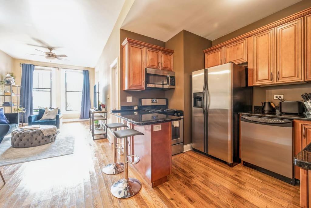 Apartment Lovely 2 Bed 3 Miles From Dt W Free Parking Chicago