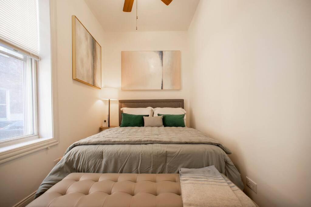 Getaway In The Heart Of Pilsen Apartment *