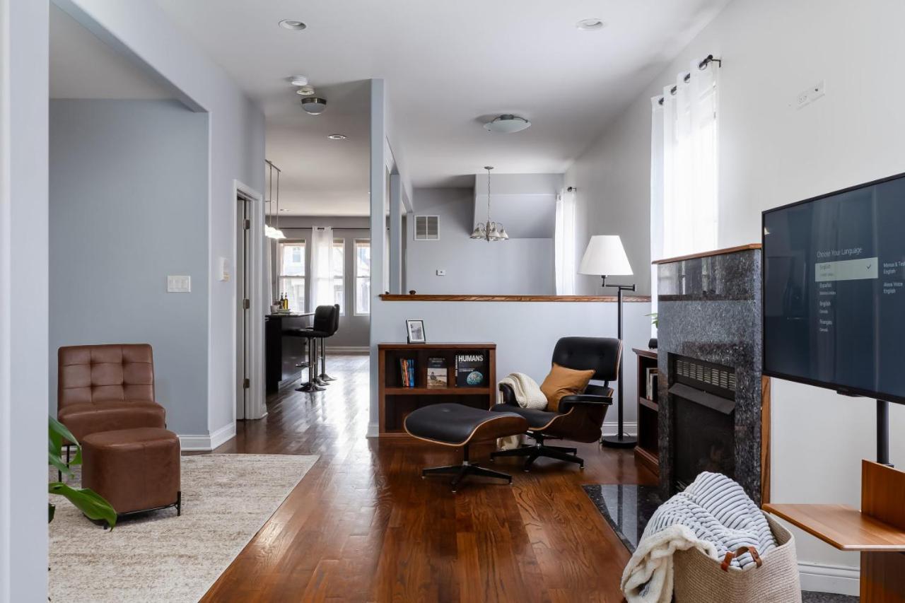 Logan Square Duplex 3br S2 * Chicago