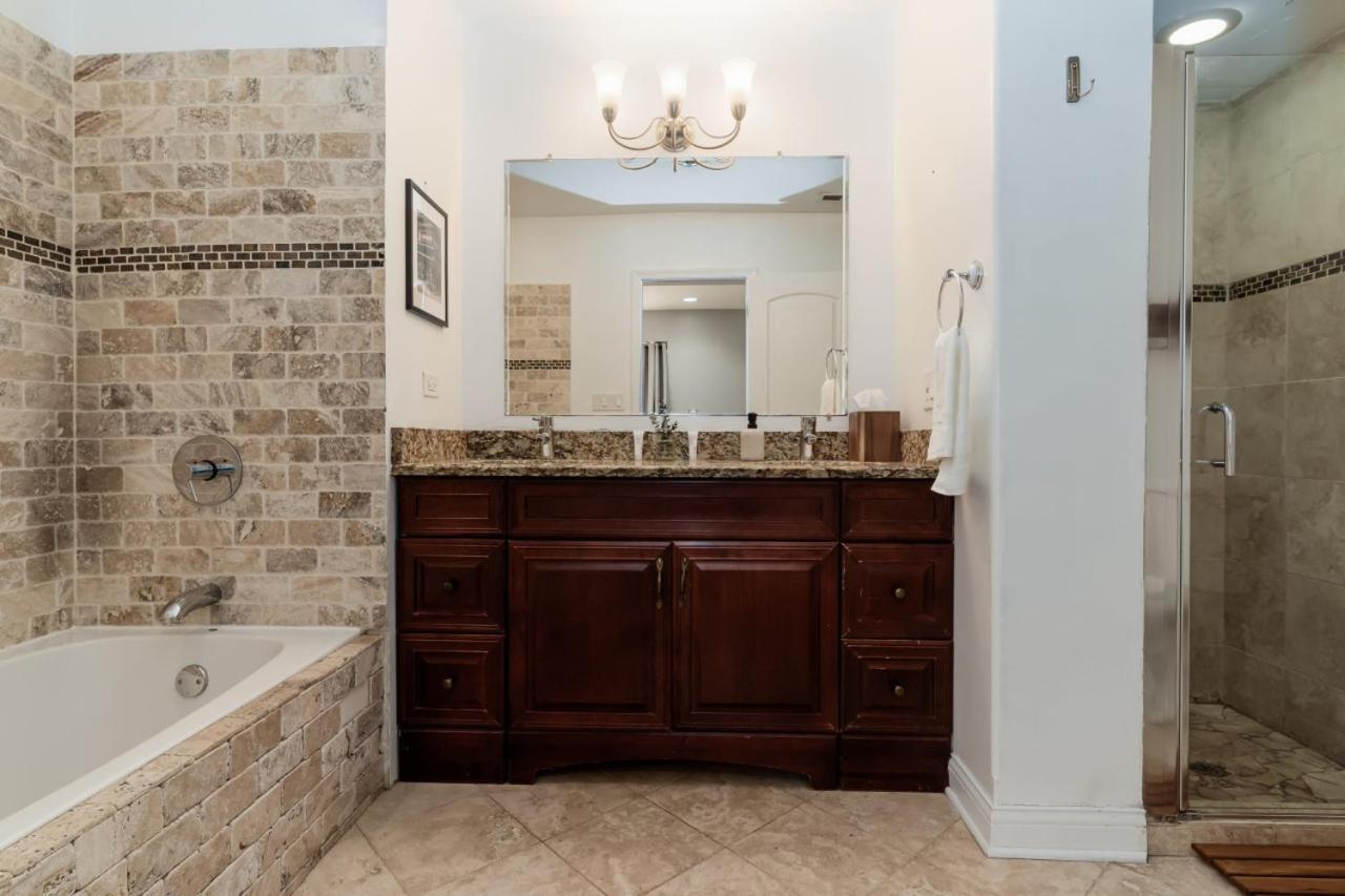 Apartment Logan Square Duplex 3br S2