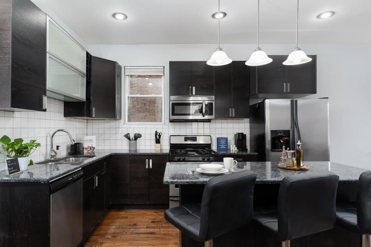 Logan Square Duplex 3br S2 Apartment *