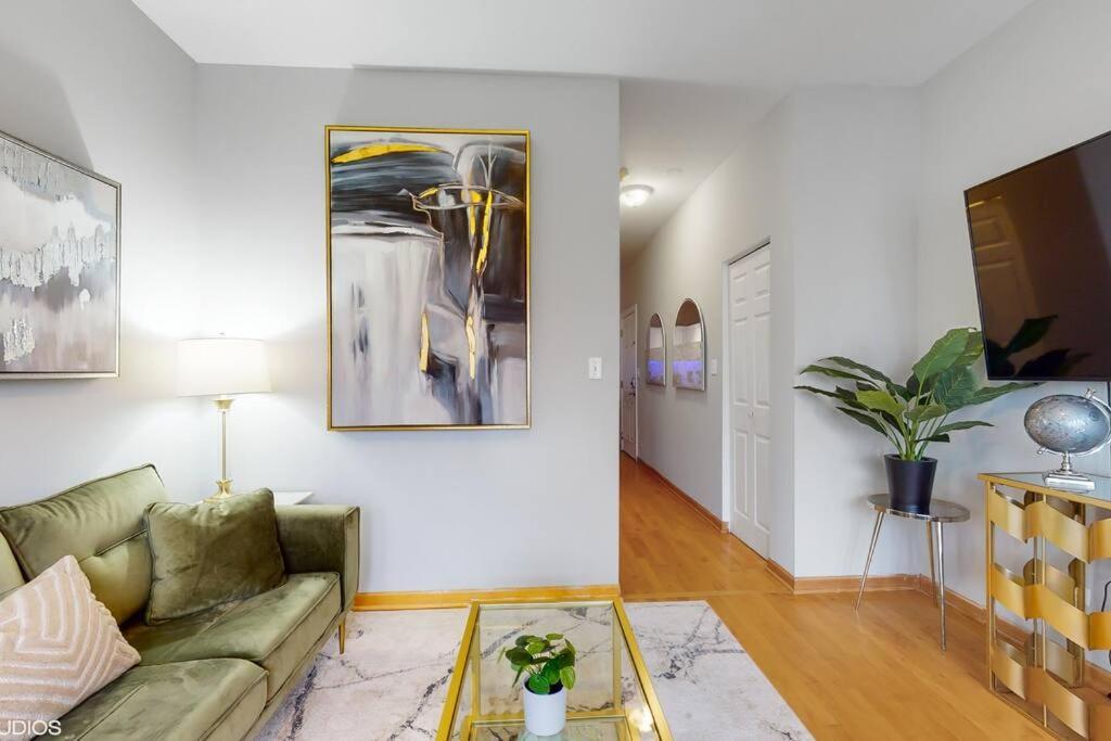 Chic L Near Downtown & Il Medical District