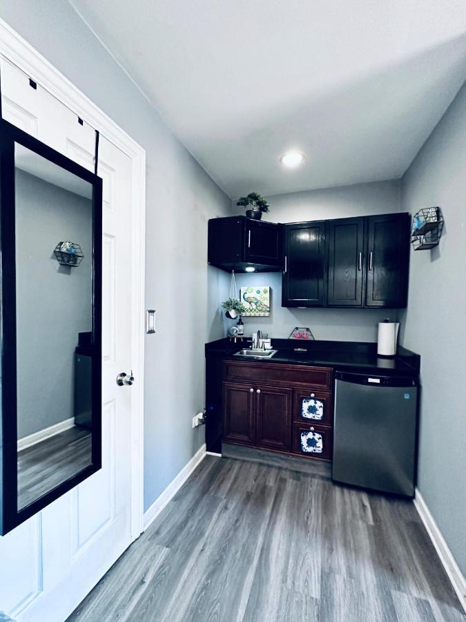 Apartment Tiny House - Pilsen Neighborhood