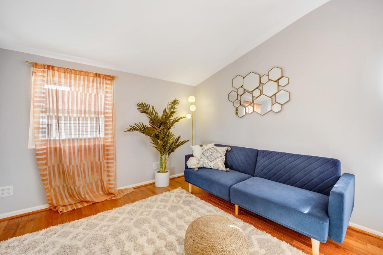 The Logandale: Huge Mid-century Home, Sleeps 15 *